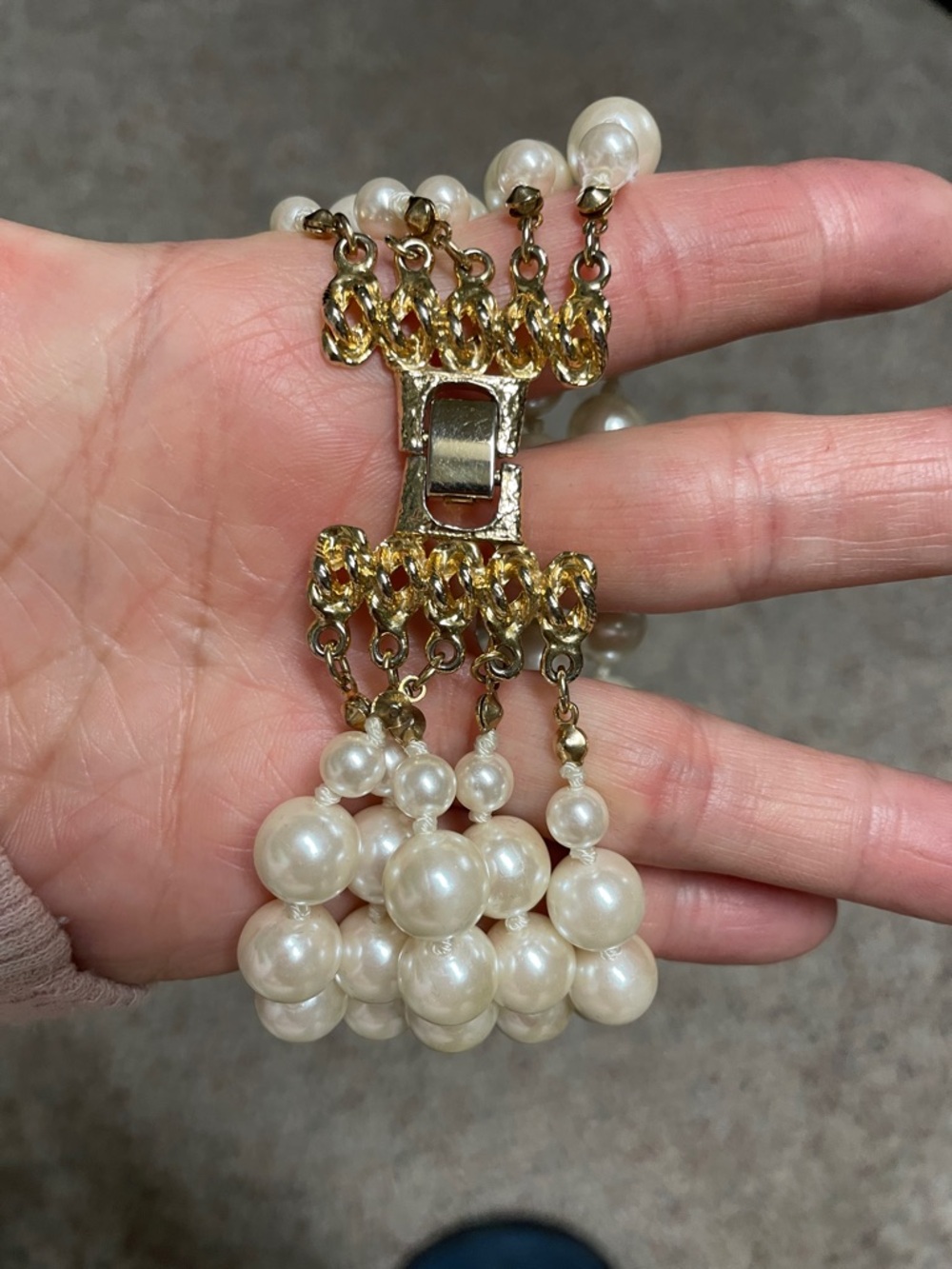 Vintage 5 strand Gold clasp Pearl Bracelet - Elegant White Pearls